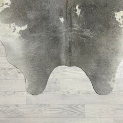 Koeienhuid grijs creme wit 215x200cm M/L