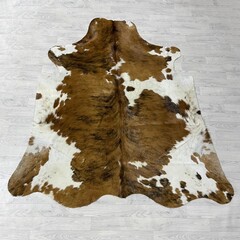 Koeienhuid tricolor bruin zwart wit Normandiër 210x195cm M/L