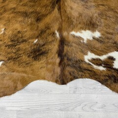 Koeienhuid tricolor bruin zwart wit Normandiër 210x195cm M/L