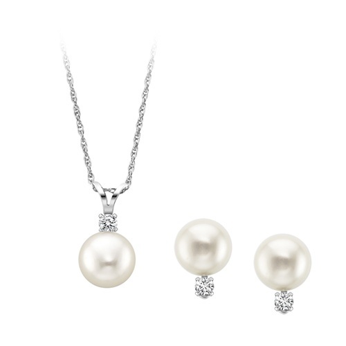 Satya Freshwater Cultured Pearl & Topaz Pendant and Earring