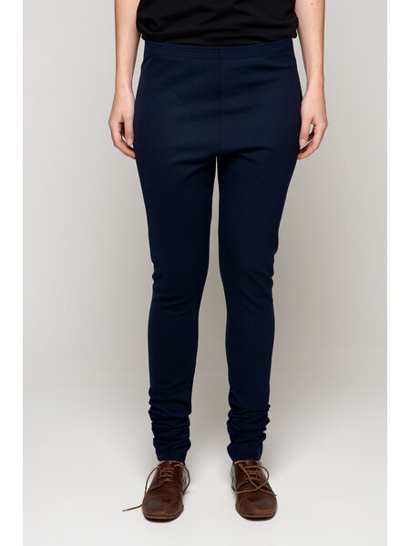 Monique van Heist legging in navy lycra