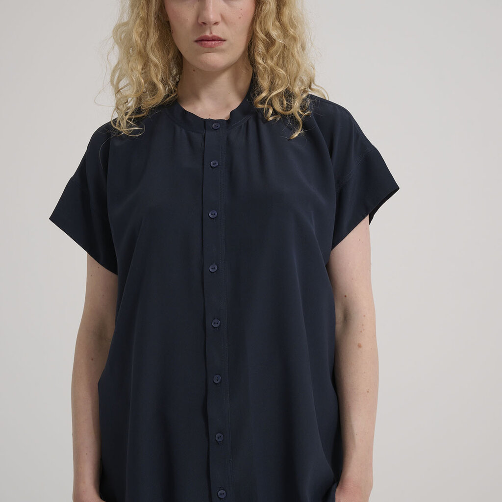 Monique van Heist blouse Lily in navy silk