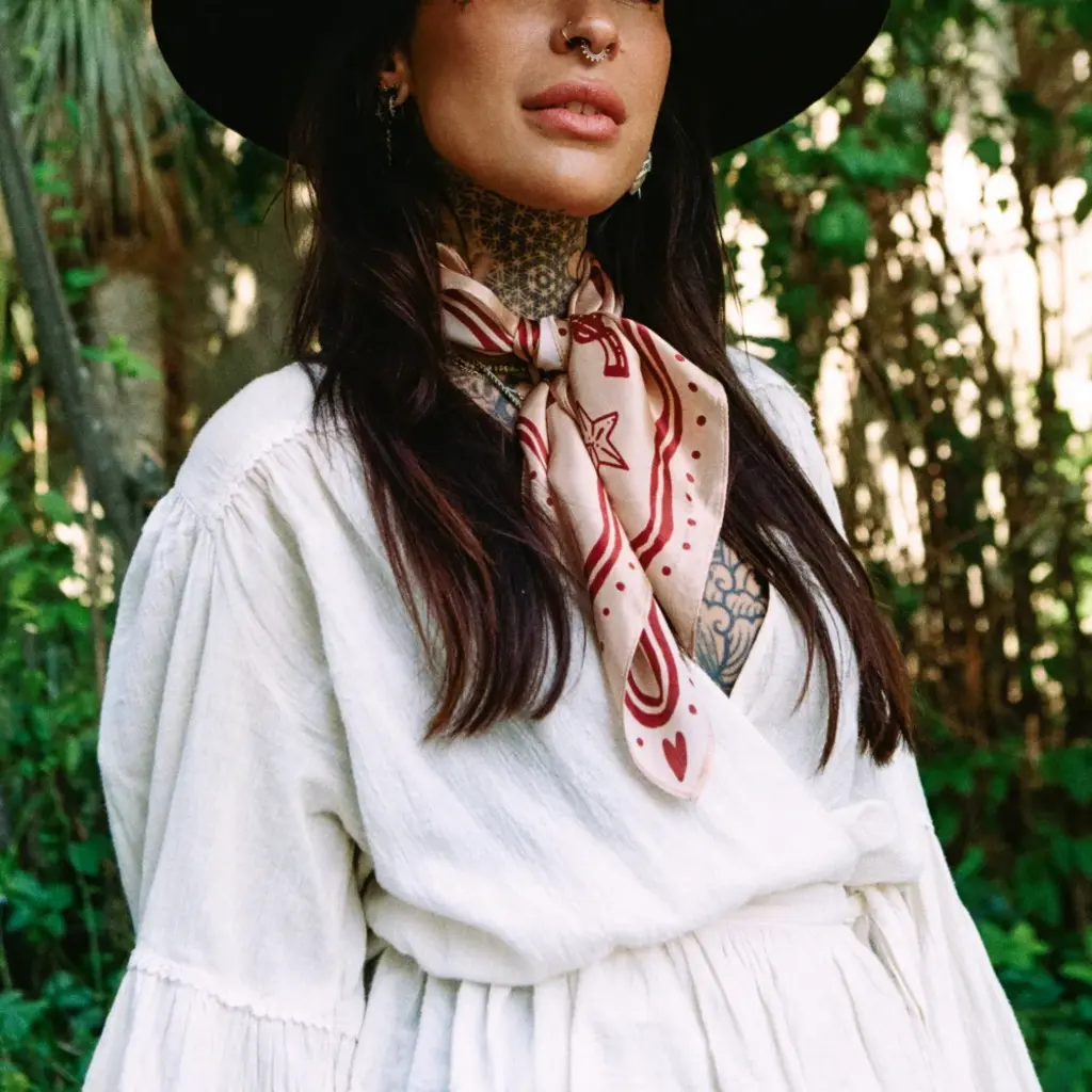 Old Habits Die Hard bandana/shawl in print cowgirl in the city