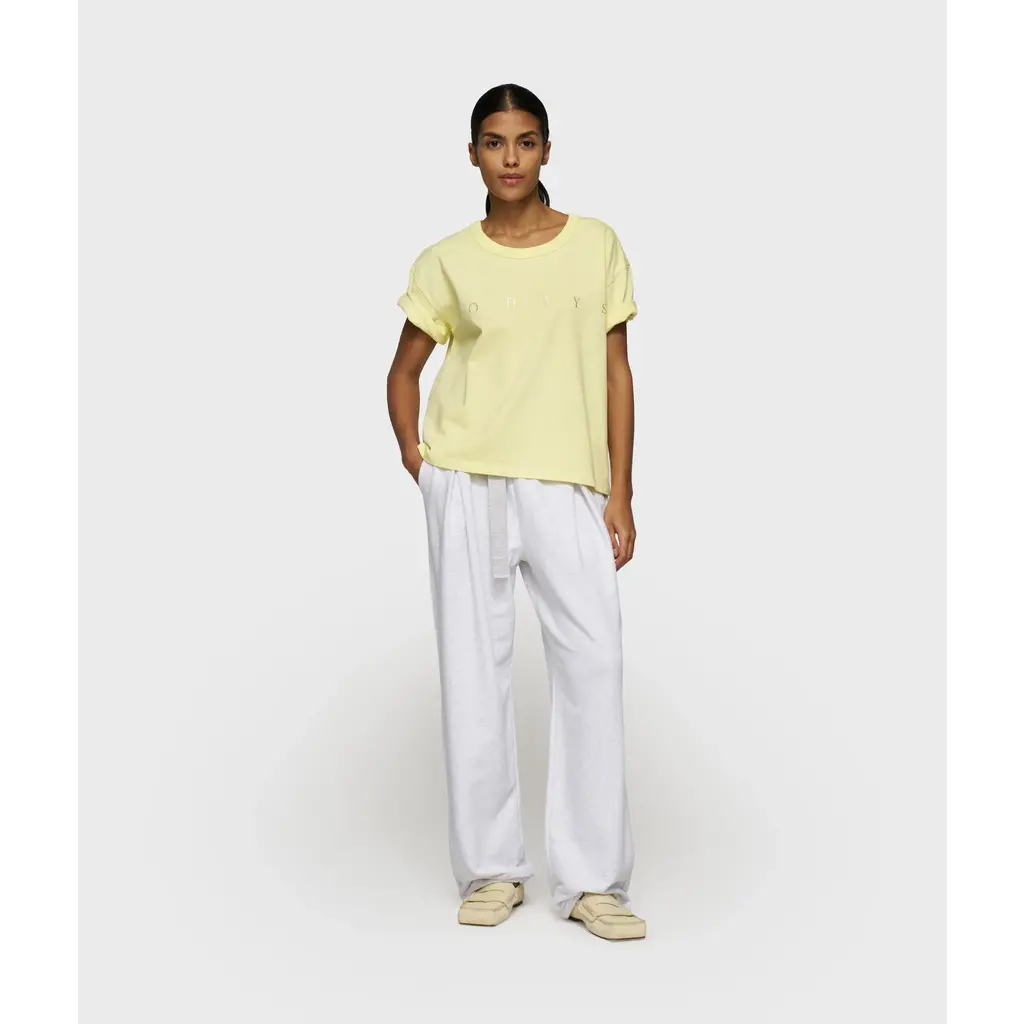 10 Days t-shirt logo in pastel yellow