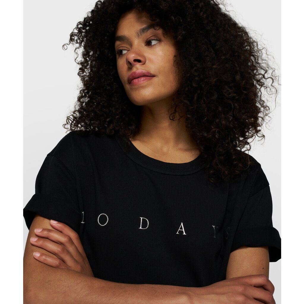 10 Days t-shirt logo in black