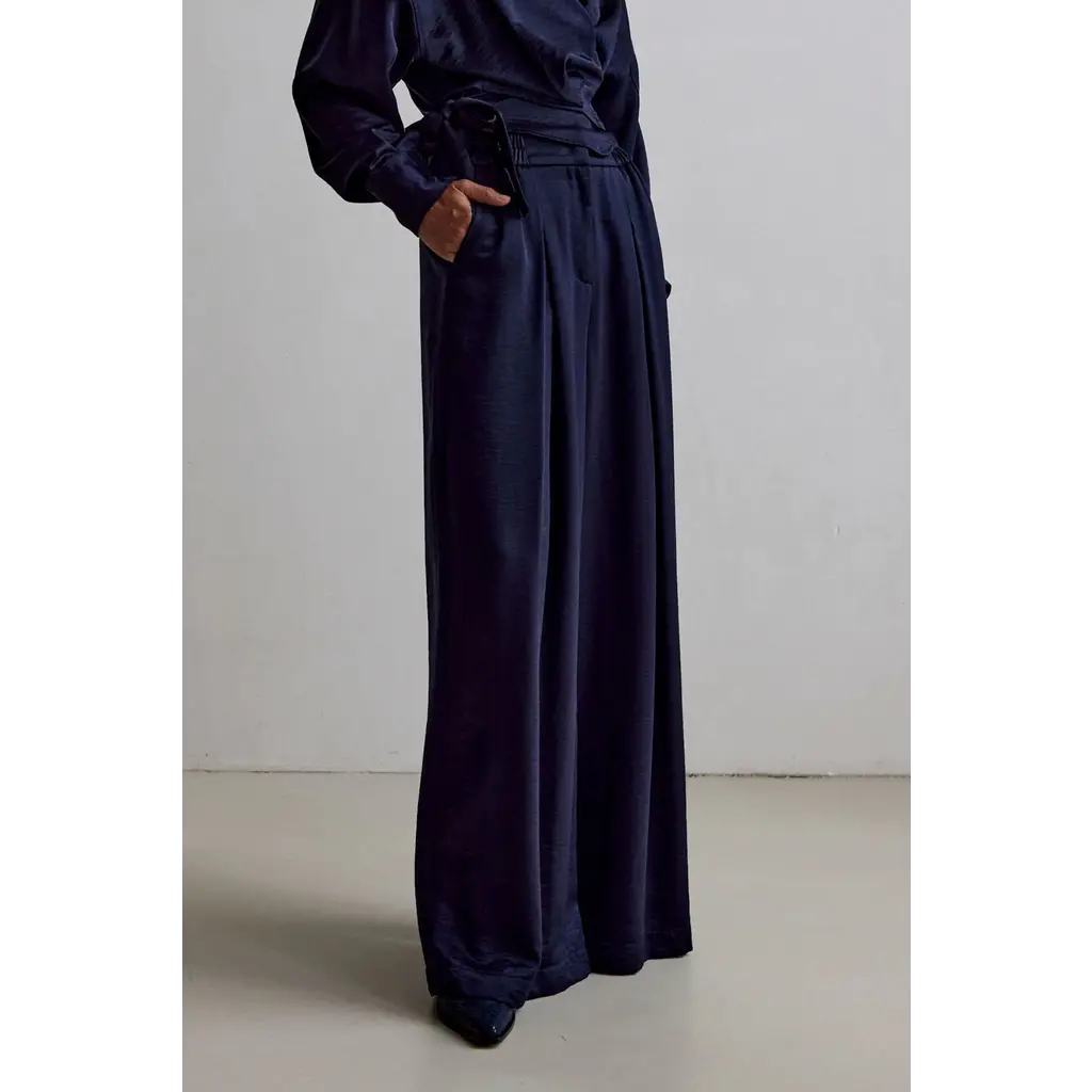 Femmes du Sud pantalon Sud Odila Satin in navy