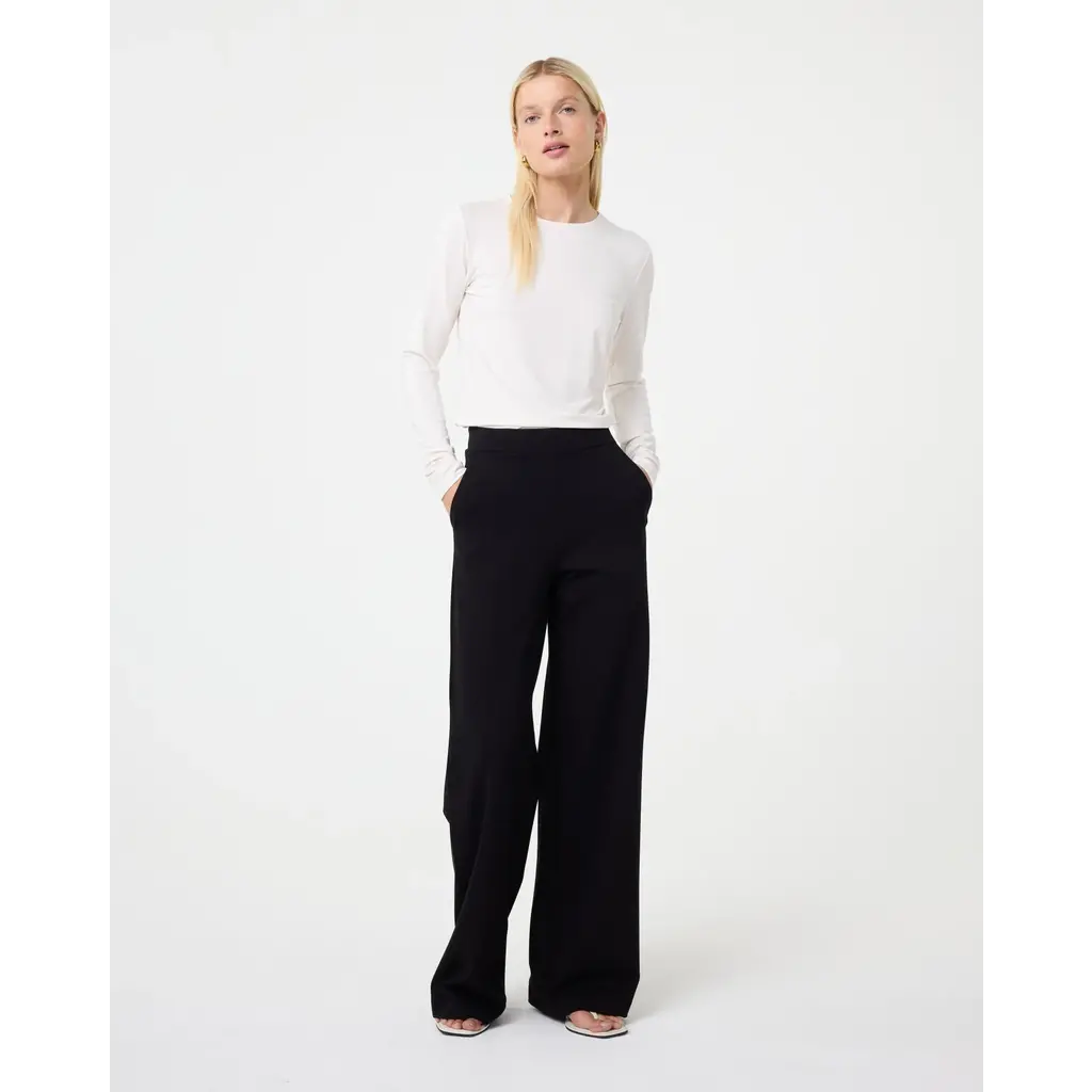 Knit-ted t-shirt Zoe in off white