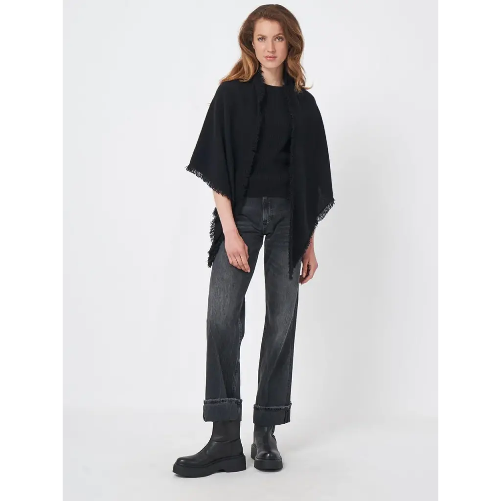 Repeat shawl 700511 in black