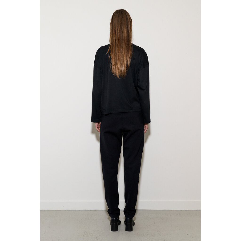 Monique van Heist shirt Box in black jersey