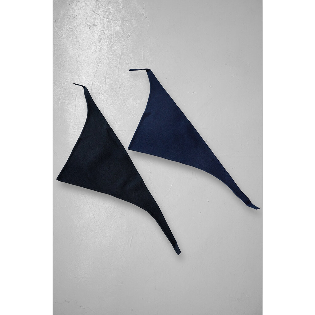 Monique van Heist shawl Le Petit in black felf