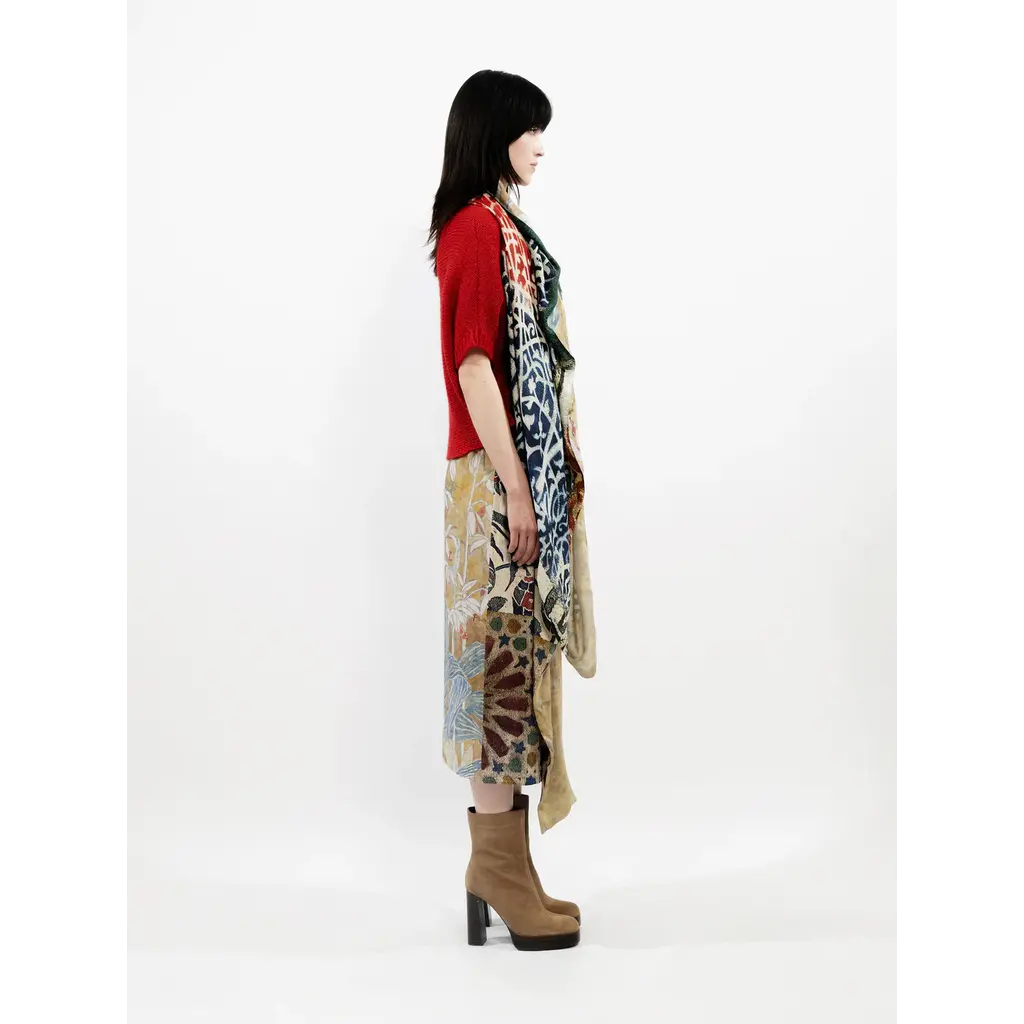 Talking Walls shawl Ava Double Face in prints crimson/komadori