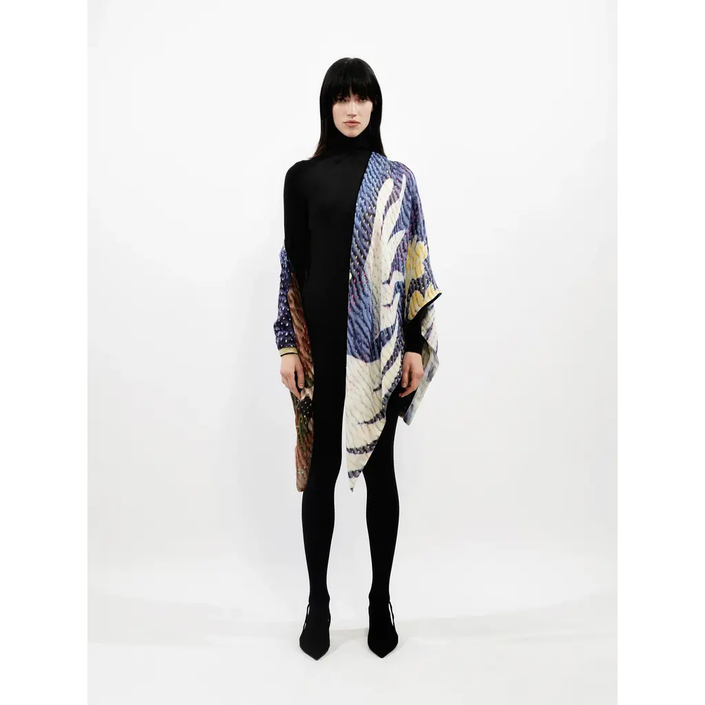 Talking Walls shawl Ava Double Face in prints leopard/cameo