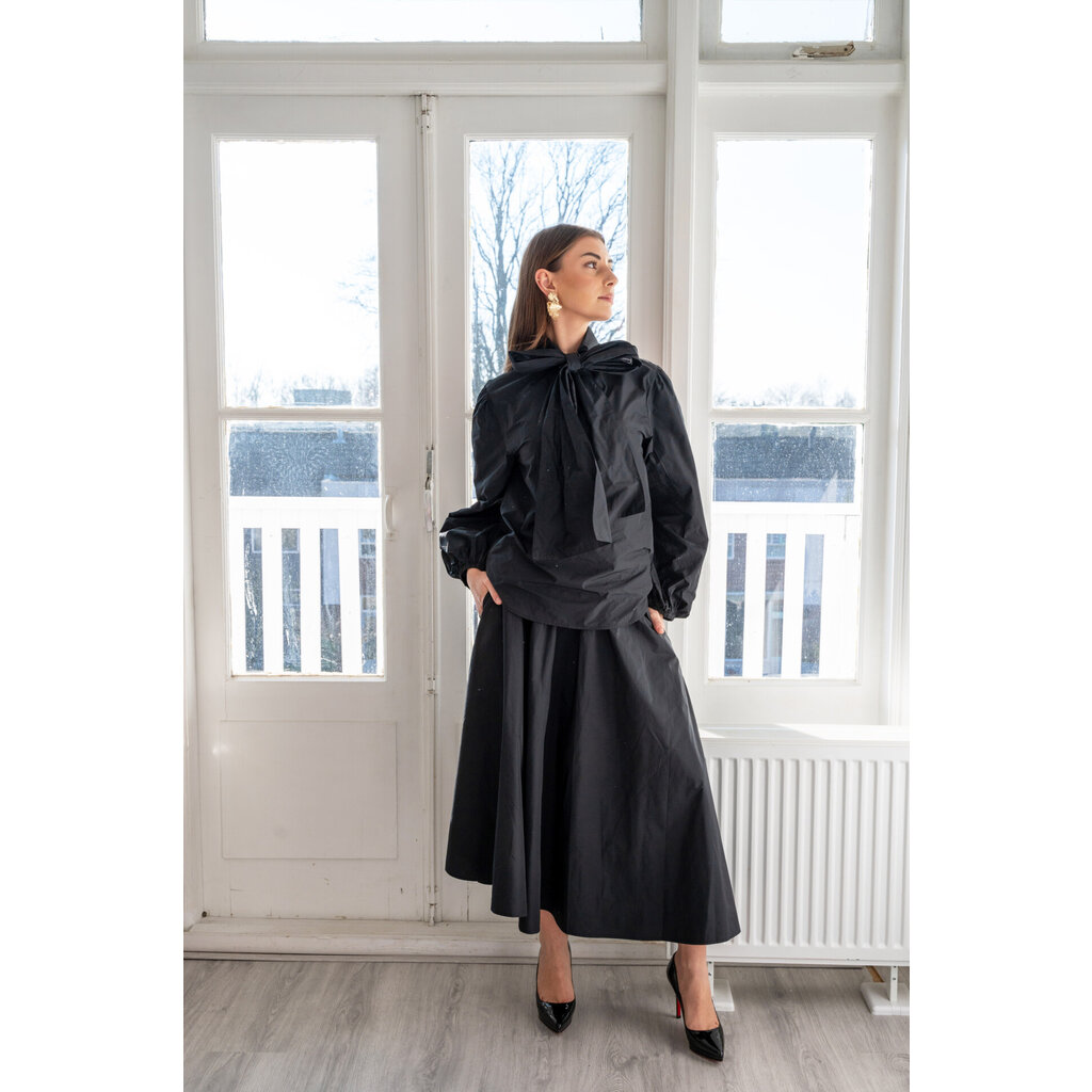 The Perfect blouse Berlin in black