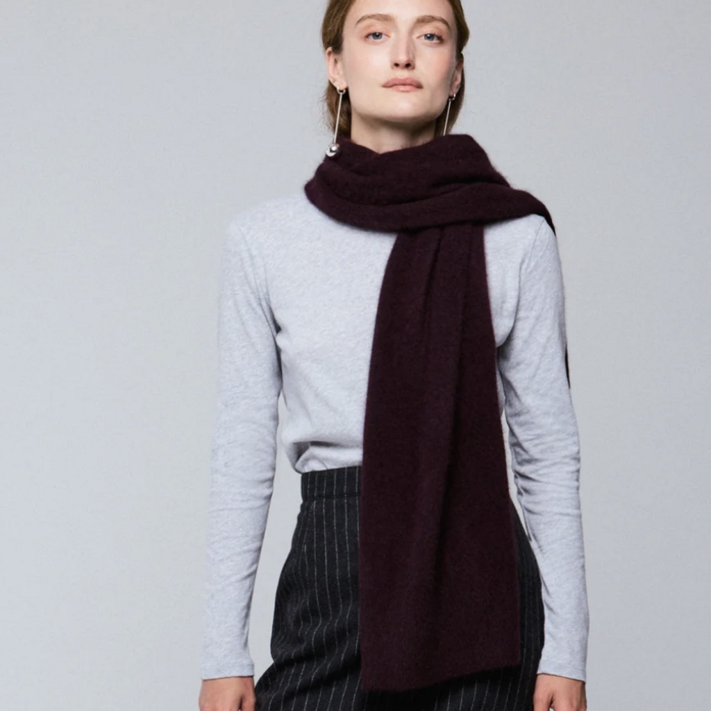 Majestic shawl in aubergine