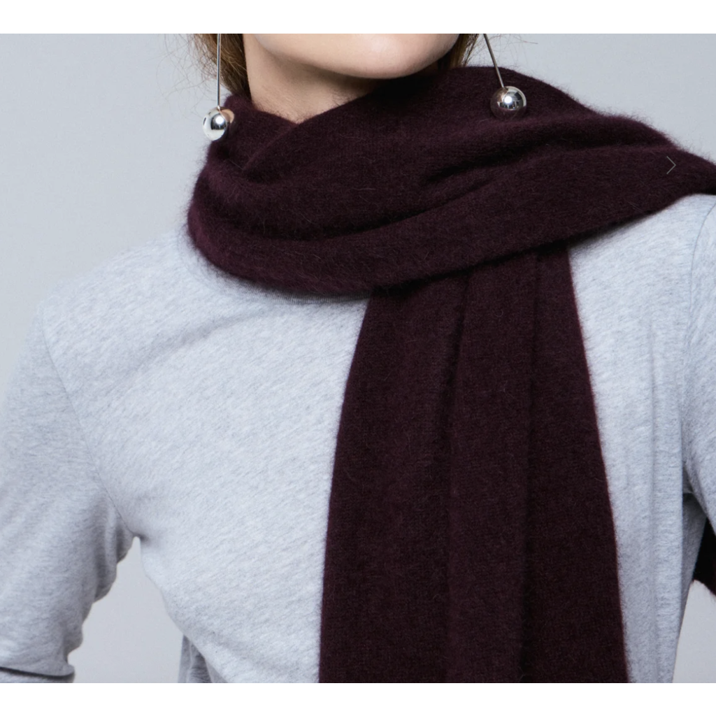 Majestic shawl in aubergine