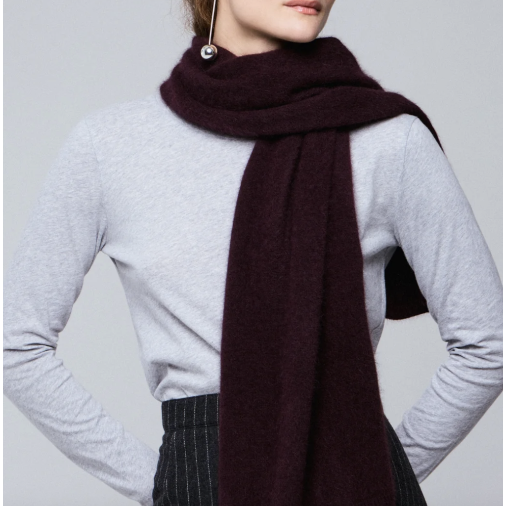 Majestic shawl in aubergine