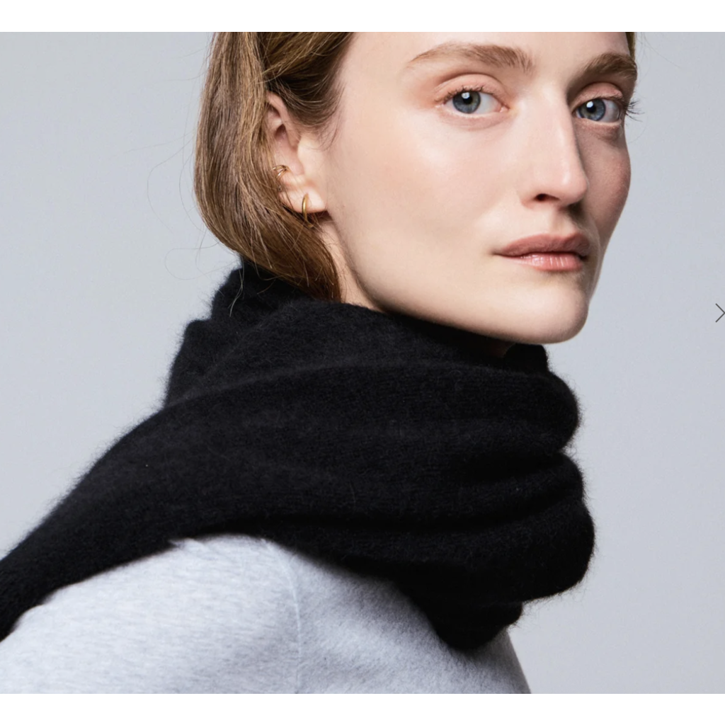 Majestic shawl FEC034 in black