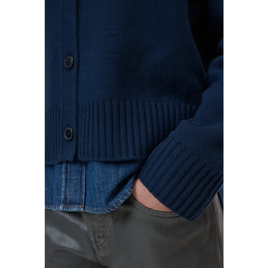 CLOSED rollneck vest in dark night