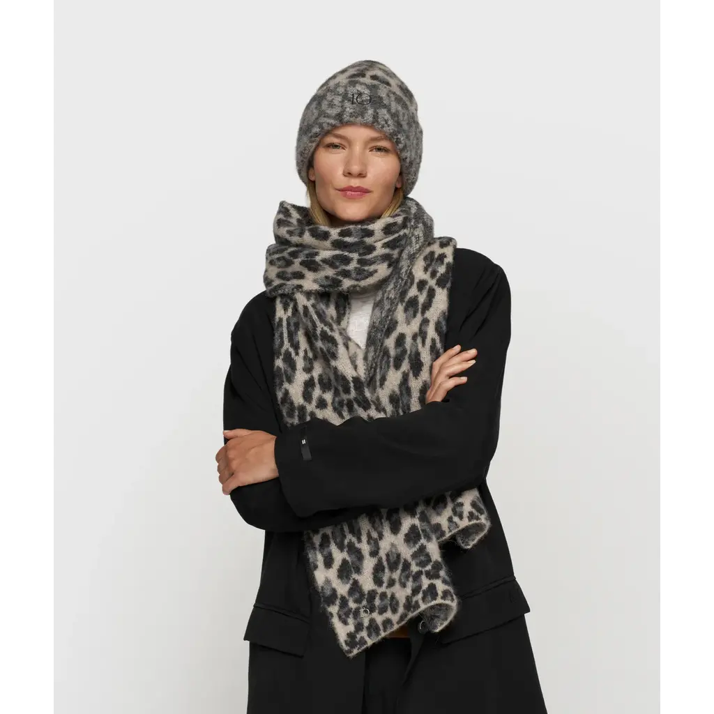 10 Days shawl Leopard in soft white melee