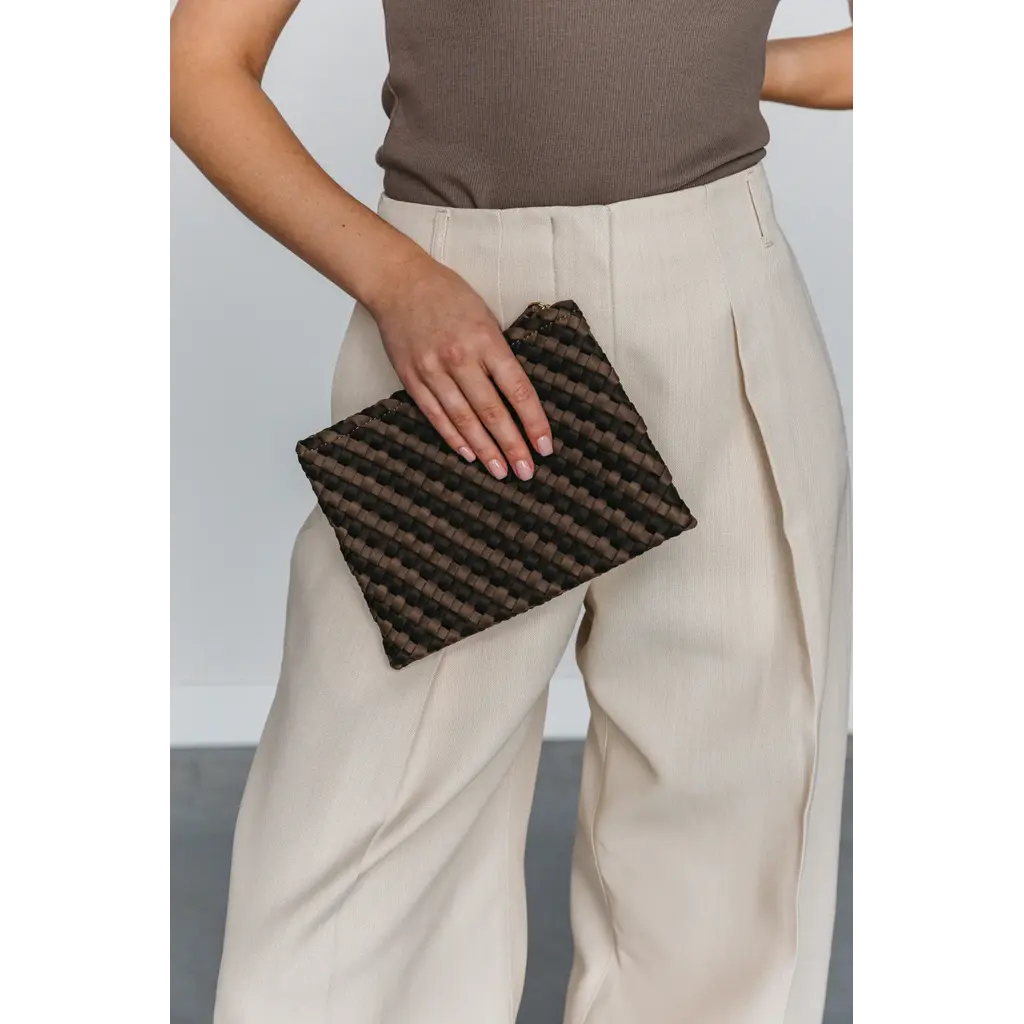 Marrea stripe clutch in espresso/coco