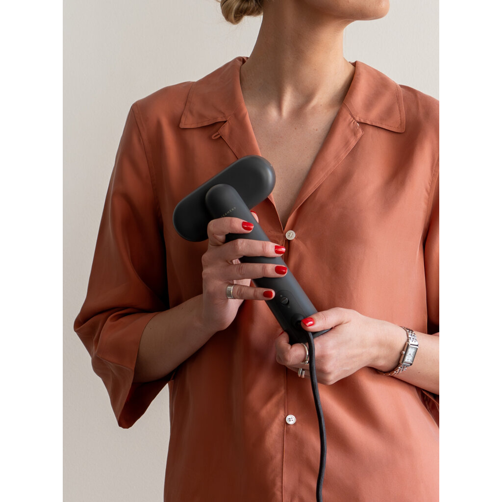 Steamery Cirrus Lite Travel Steamer in charcoal