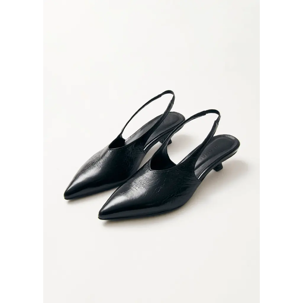 Alohas pumps Eros in black
