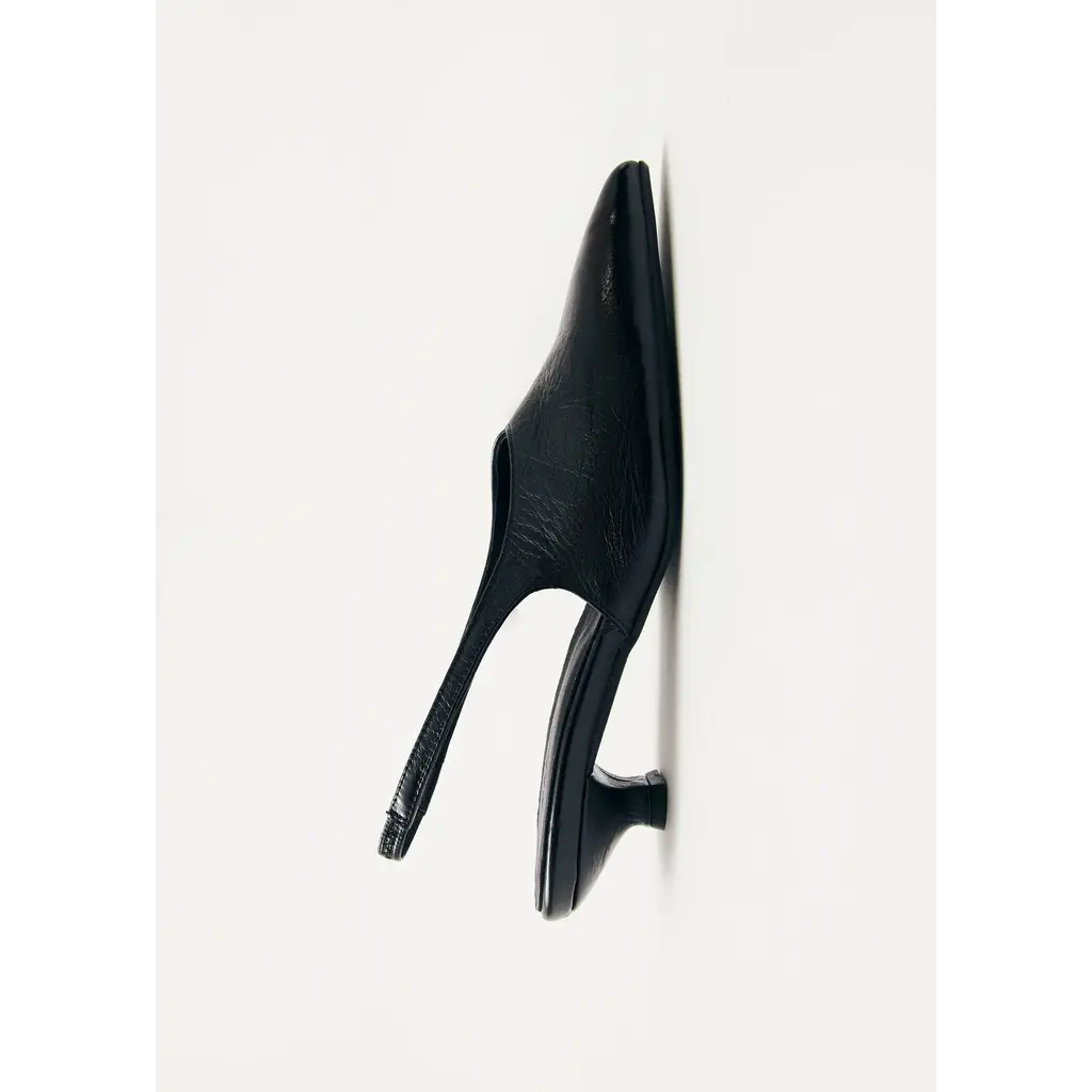 Alohas pumps Eros in black
