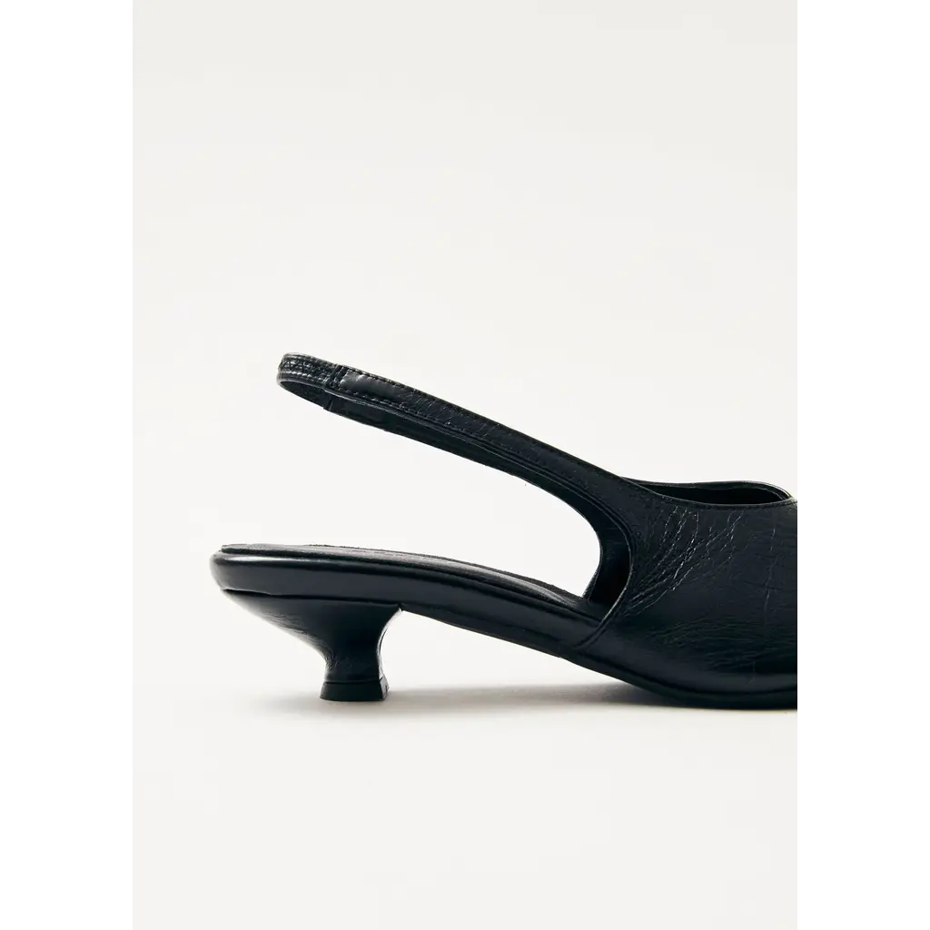 Alohas pumps Eros in black