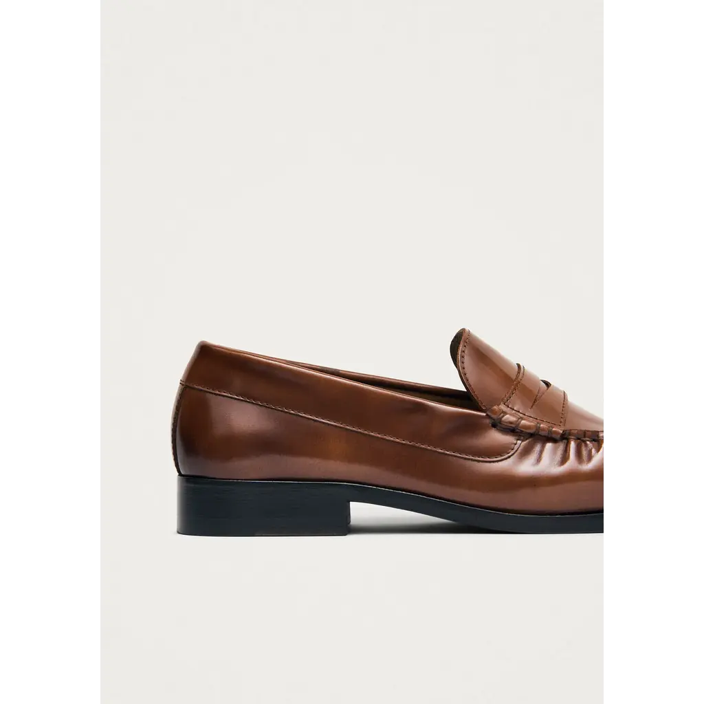 Alohas Rivet Vintage Loafer in brushed tan