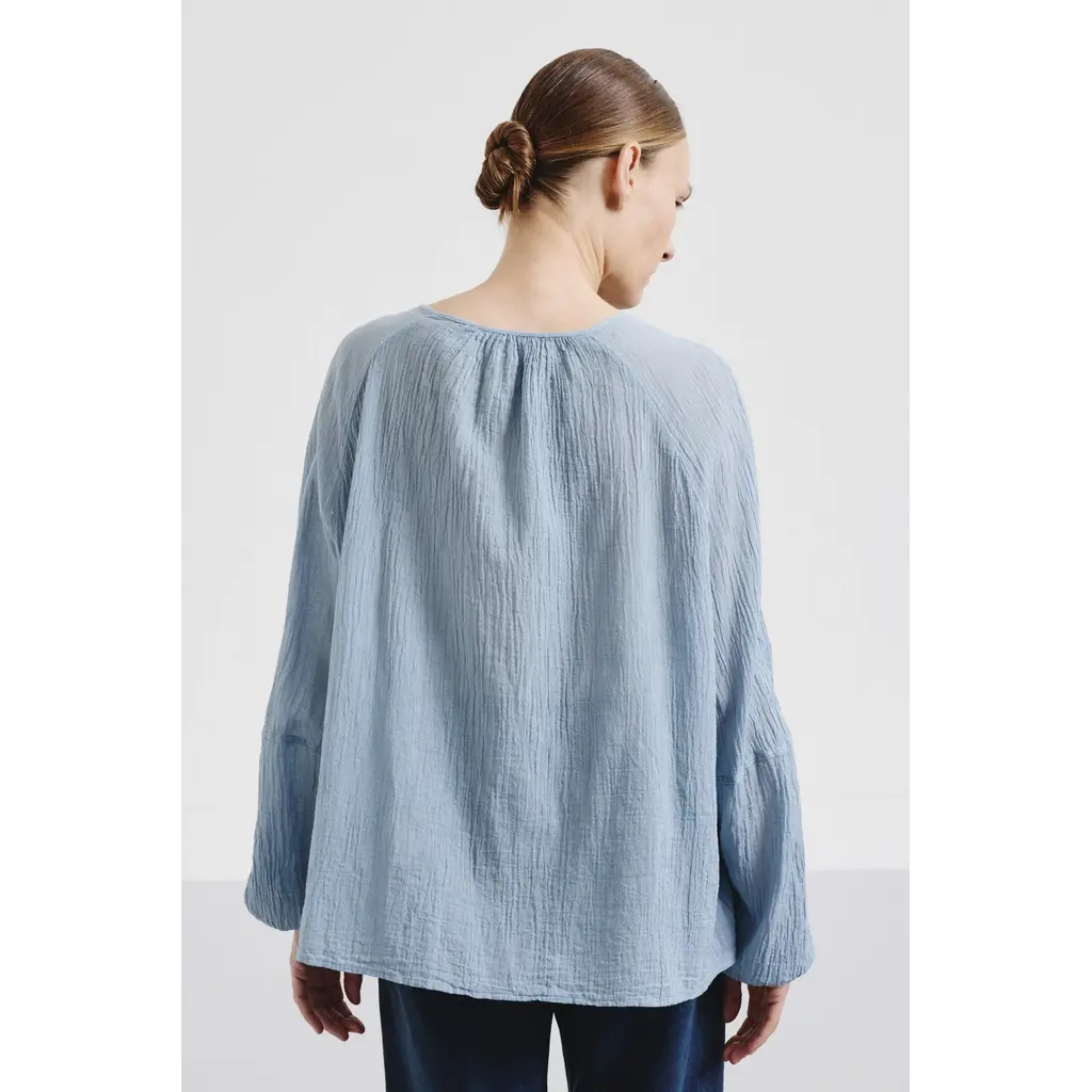 Pomandère blouse in aviator blue