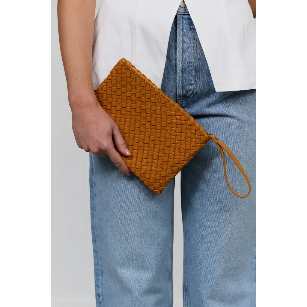 Marrea clutch in golden orange