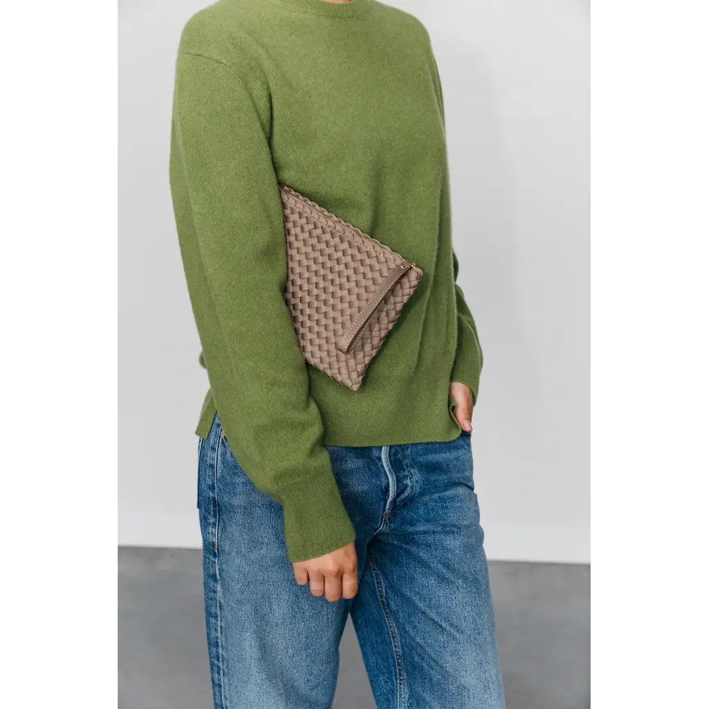 Marrea Clutch in taupe secret