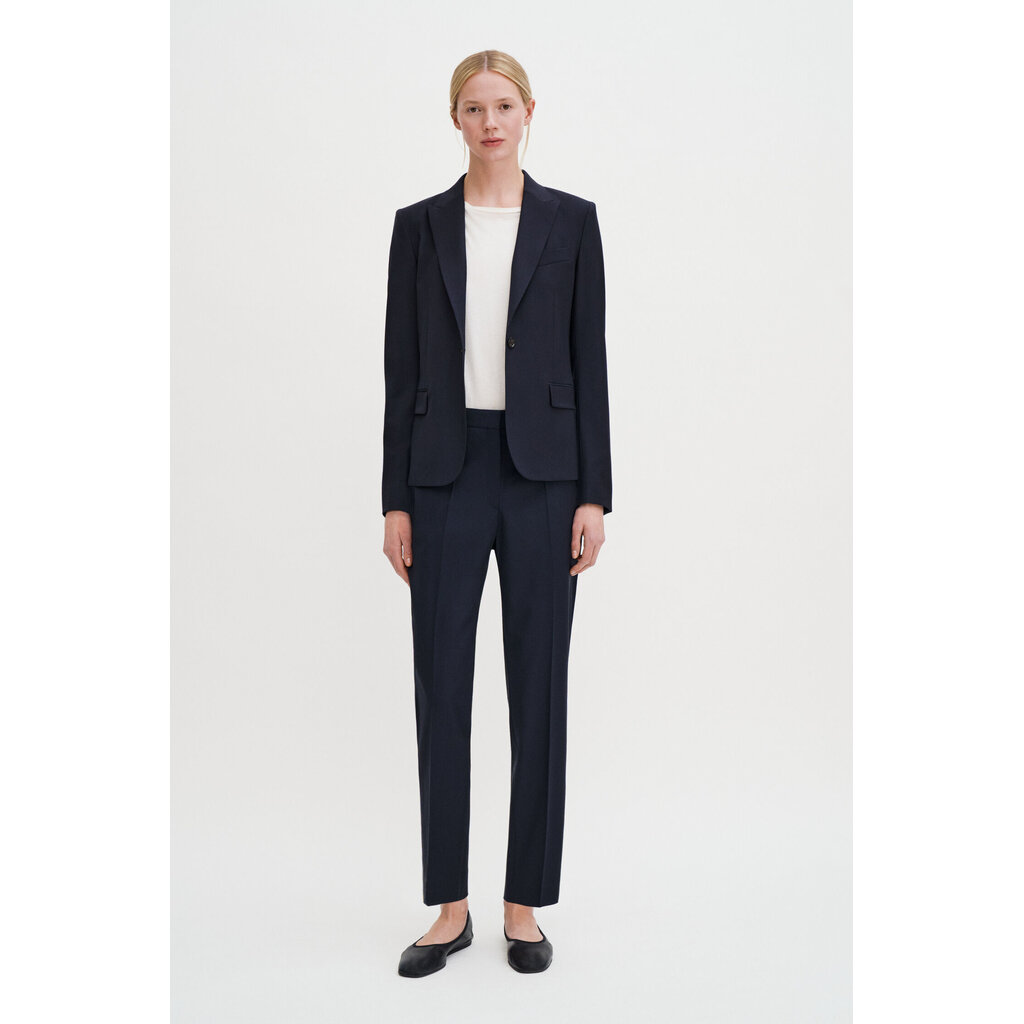 Filippa K Sasha Cool Wool Blazer in dark navy