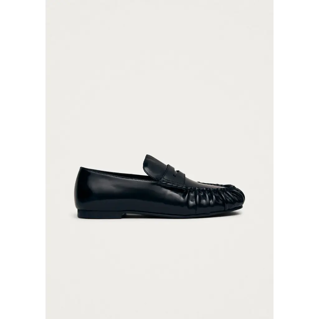 Alohas Aven Loafer in black