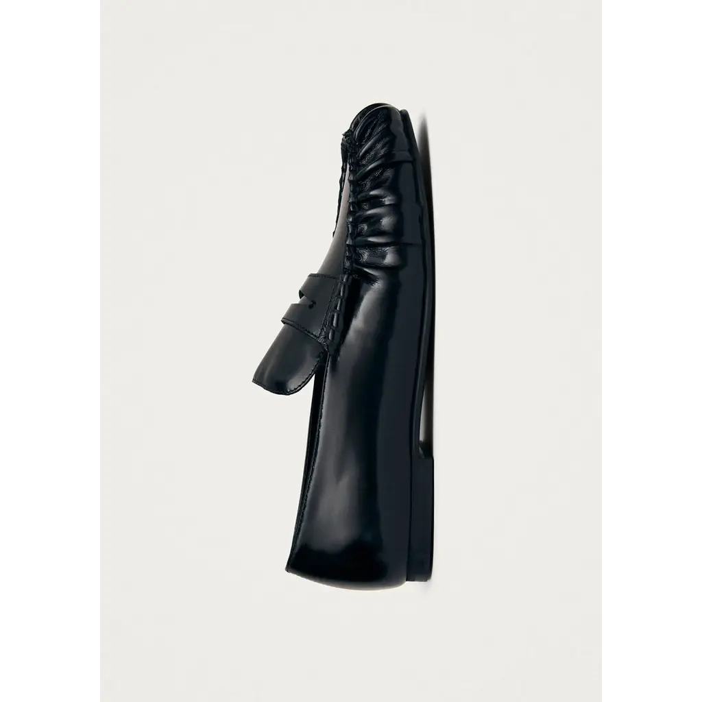 Alohas Aven Loafer in black