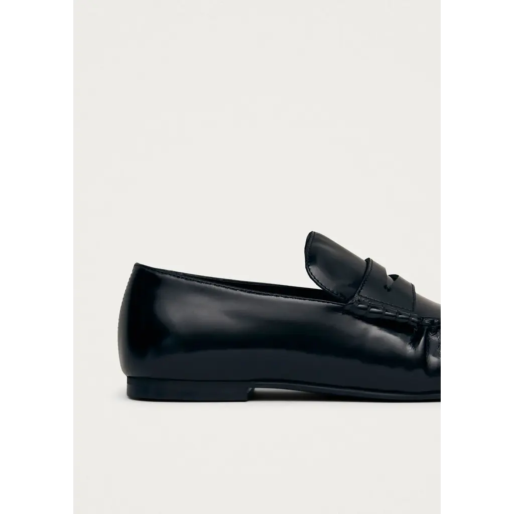 Alohas Aven Loafer in black