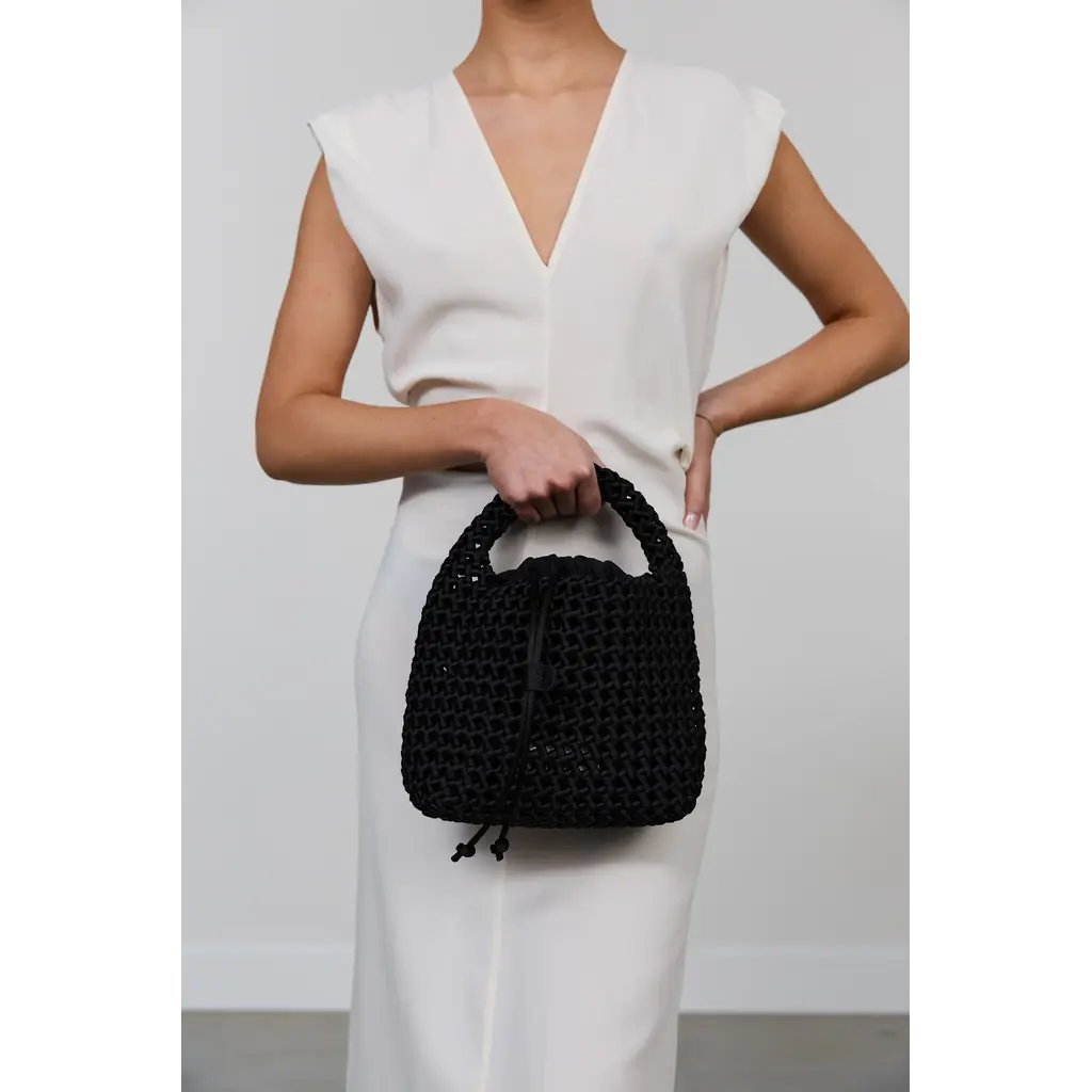 Marrea basket open weave in di nero satin