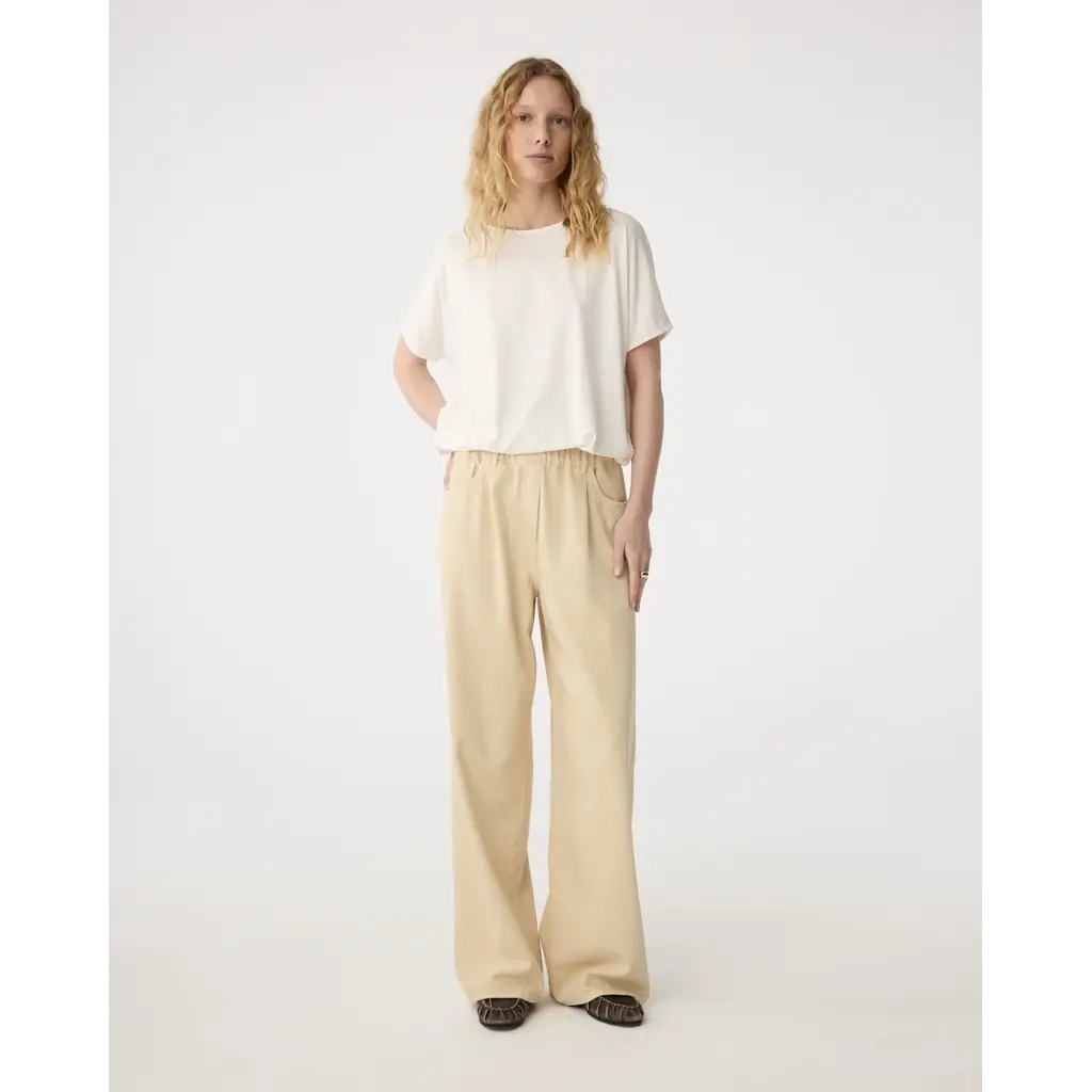 Knit-ted Balloon Top in offwhite