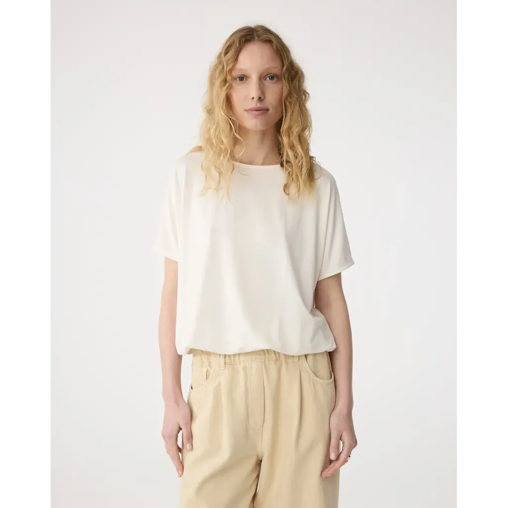 Knit-ted Balloon Top in offwhite