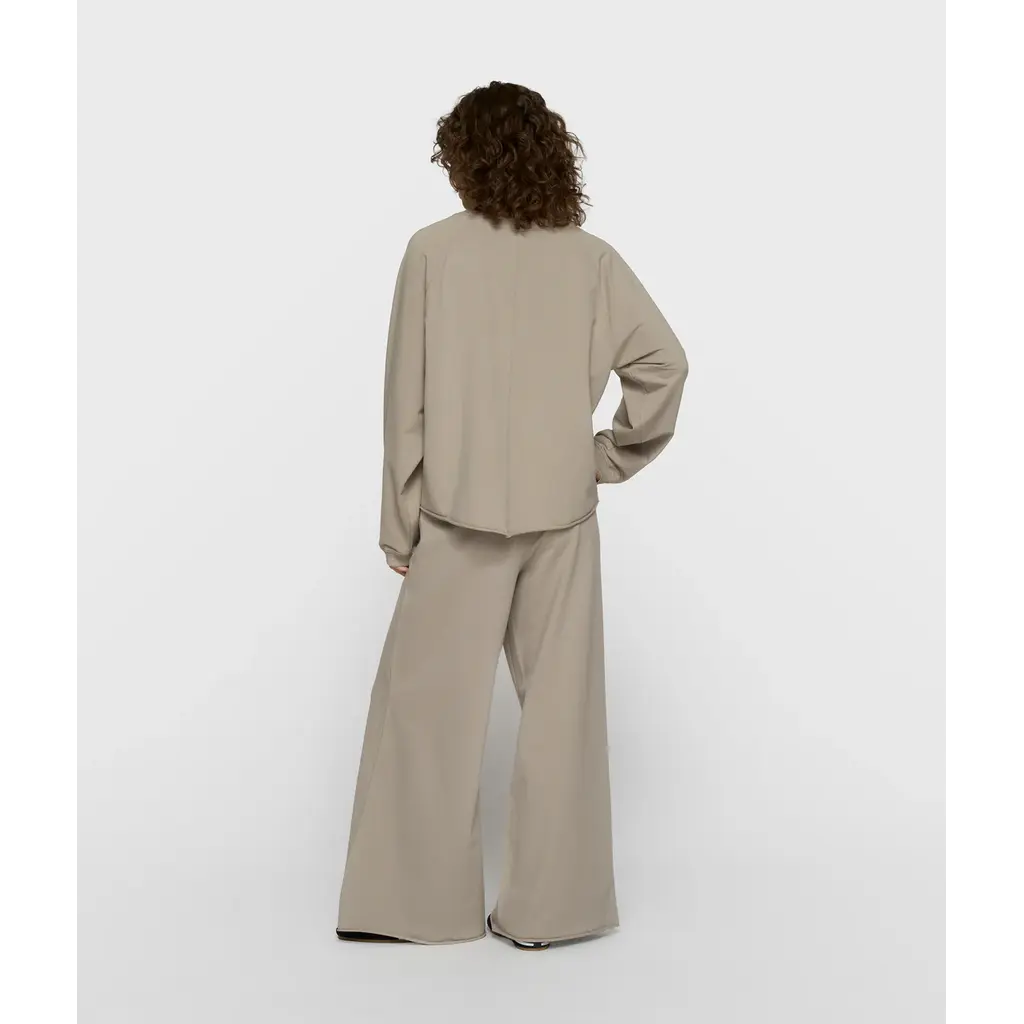 10 Days Silent Chique Wide Jogger in fog