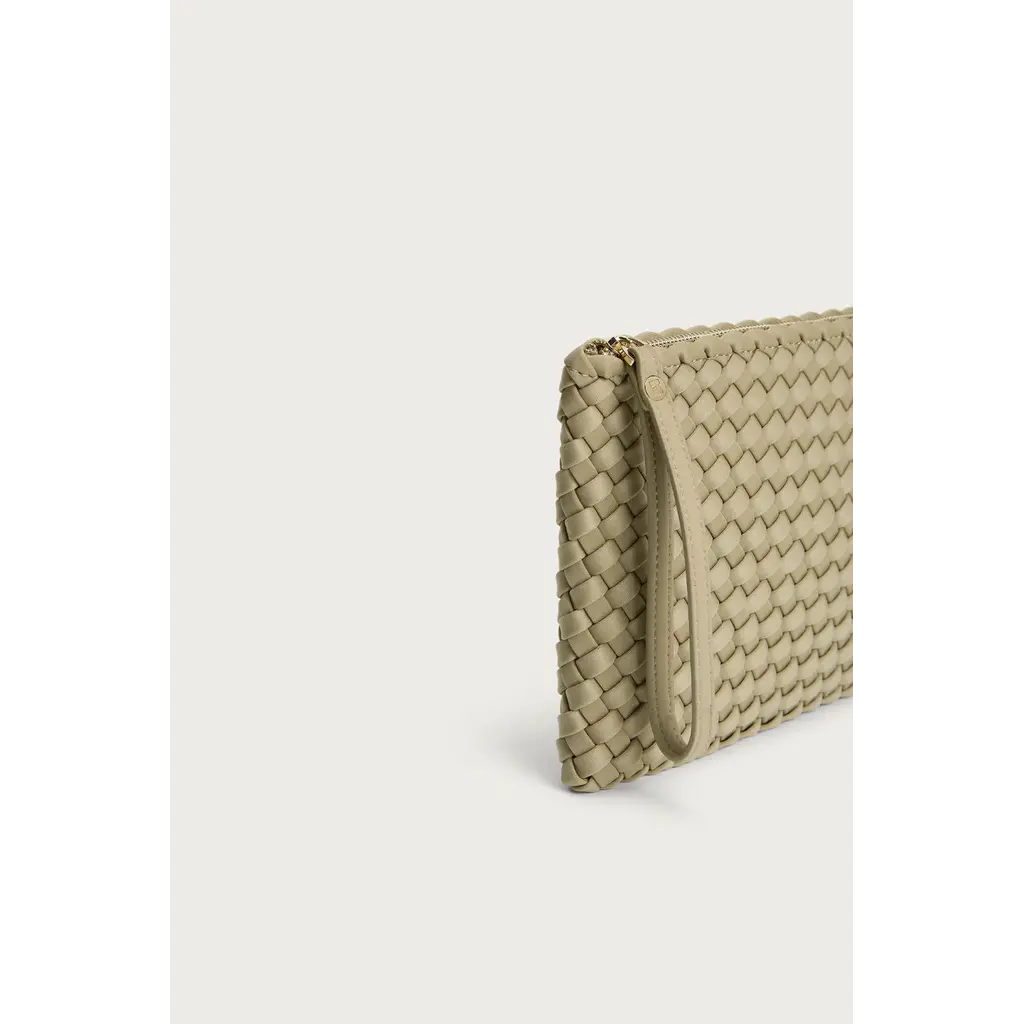 Marrea Clutch in oyster grey