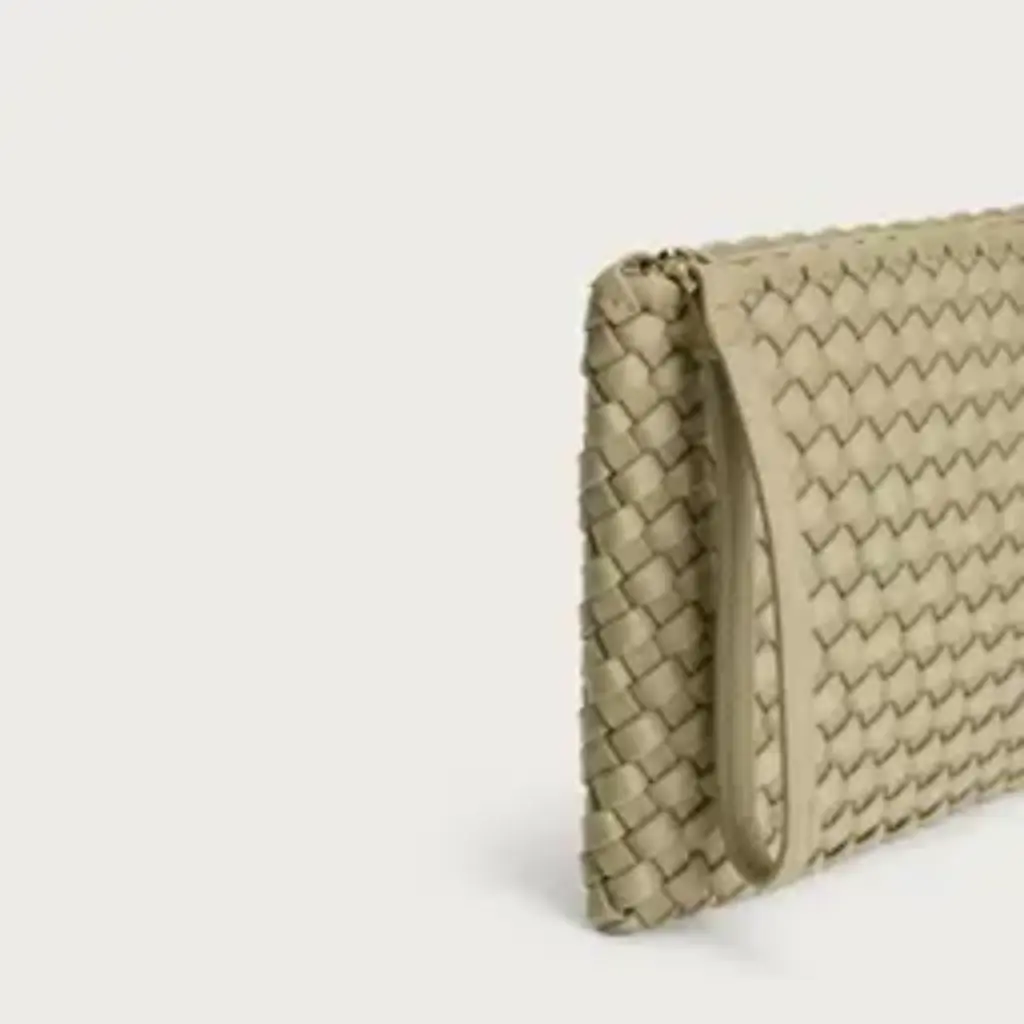 Marrea Clutch in oyster grey