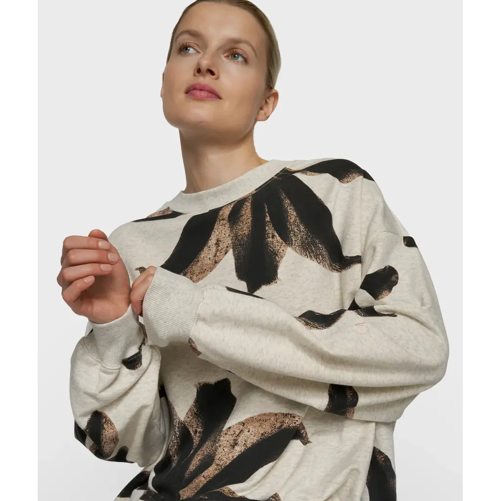 10 Days Sweater Flower in soft white