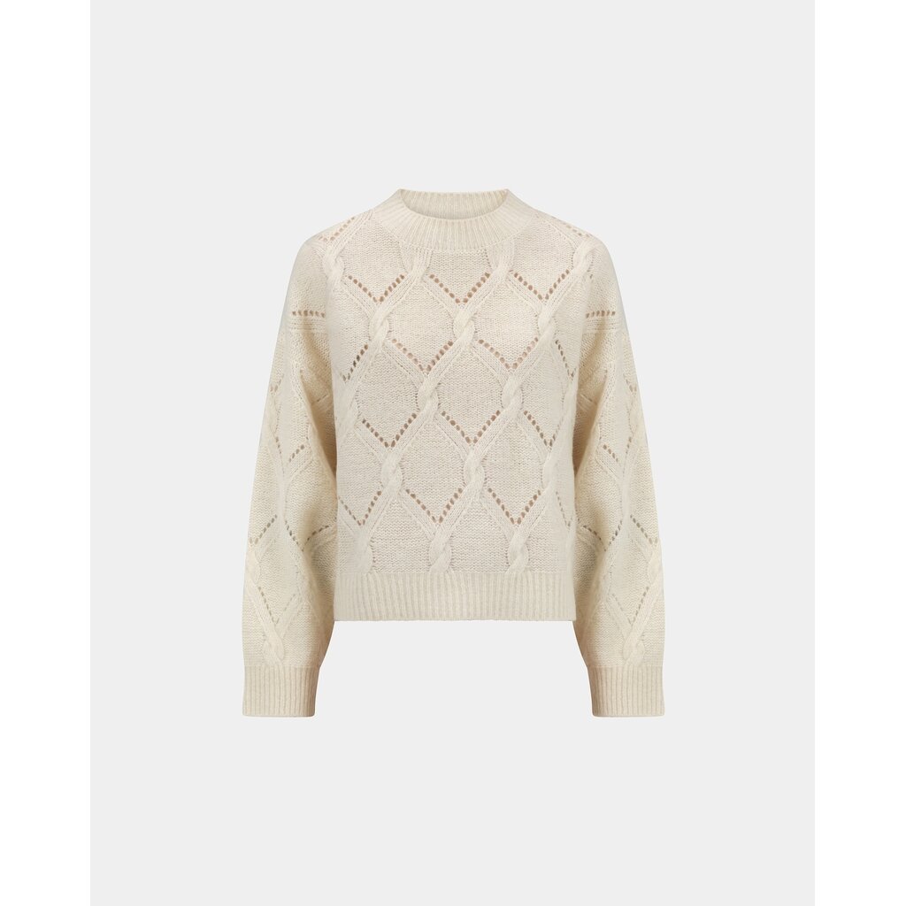 Knit-ted Gabriel Pullover in offwhite