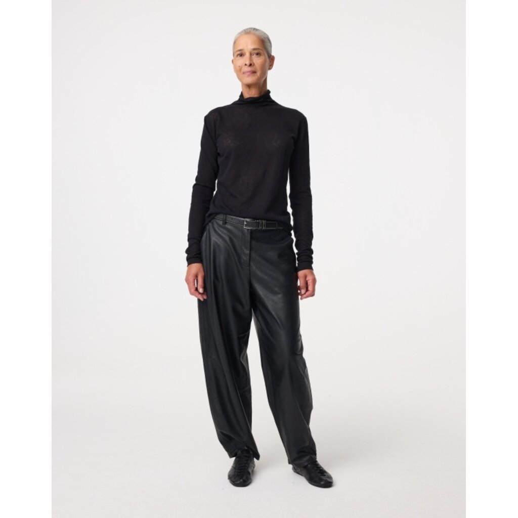 Knit-ted Roline Pullover in black