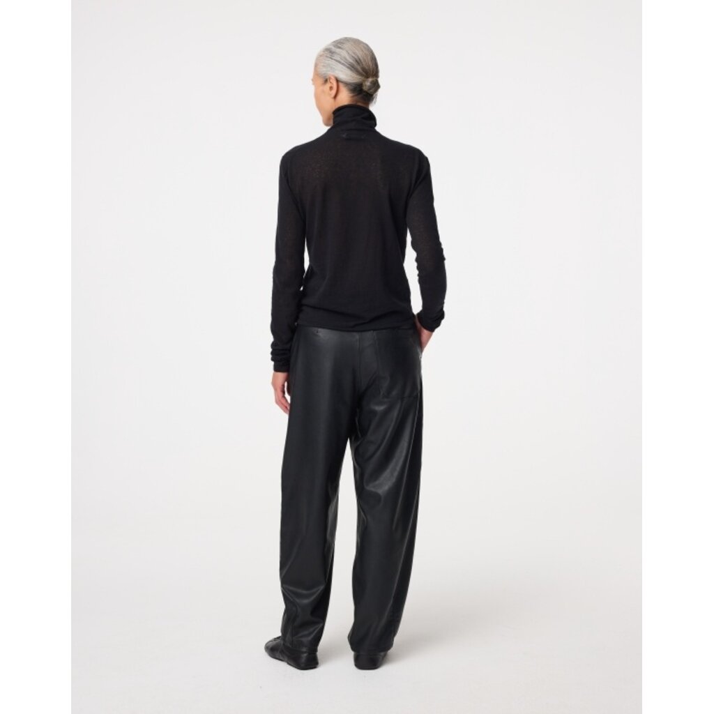 Knit-ted Roline Pullover in black