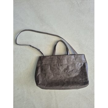 Lihann George tas ELLI oatstone