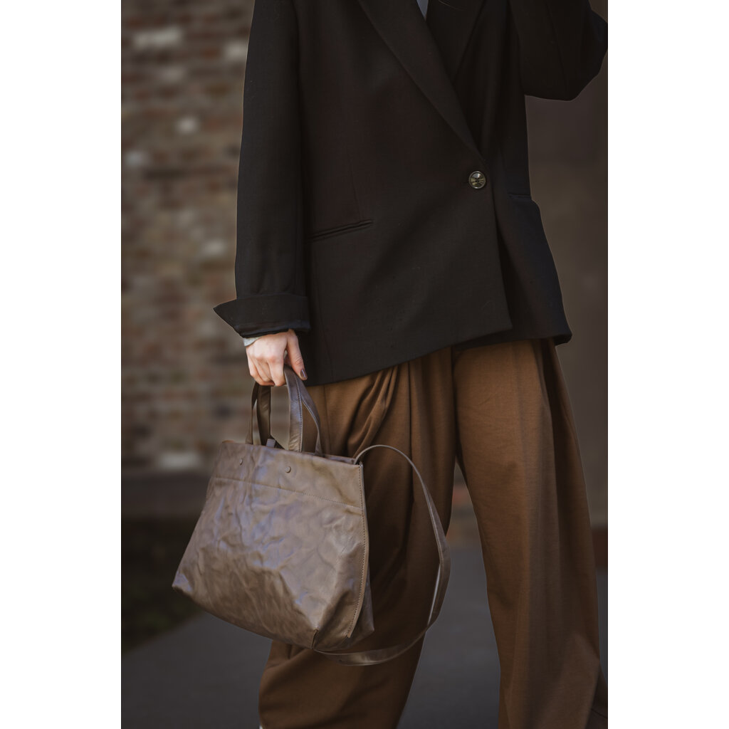 Lihann George tas ELLI in oatstone