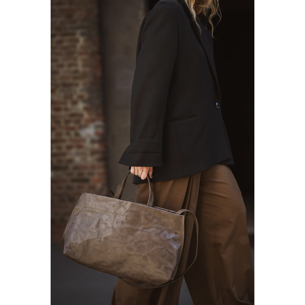 Lihann George tas ELLI in oatstone