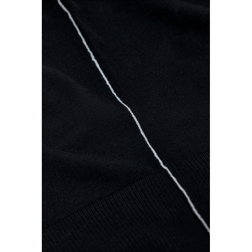 CLOSED C96906-91K-EM V-Cardigan in black